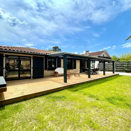 Holiday home Maison Moderne Ideale Famille A 10 Mn De La